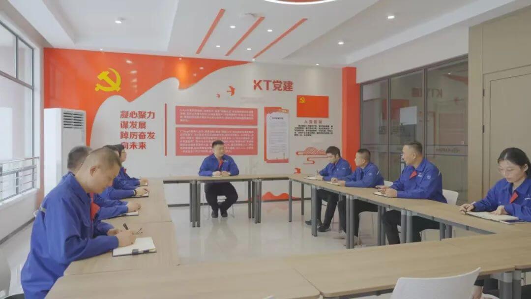 弘扬伟大建党精神